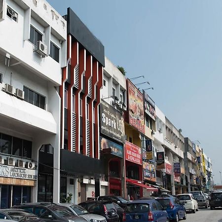 Oyo Rooms Damansara One Utama Петалинг Джая Екстериор снимка
